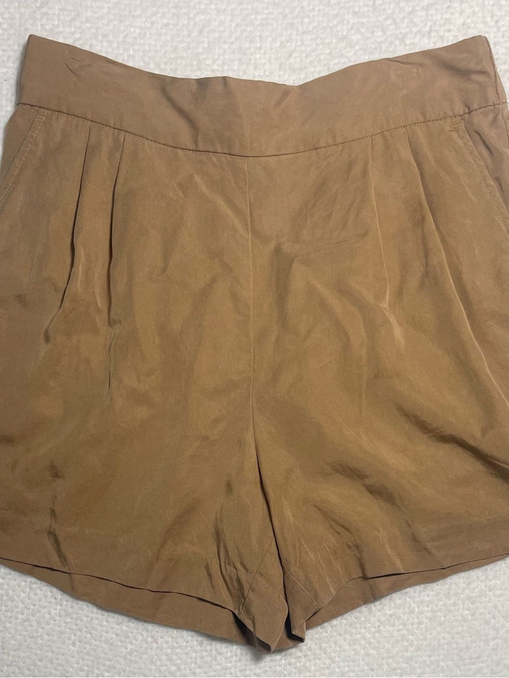 Banana Republic Woman’s High-Waist Pleated Shorts in Camel Brown Casual Chic